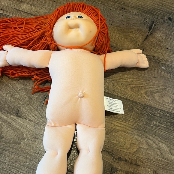 Vintage Cabbagepatch Kids Theresa Doll from 1982 - Picture 8 of 15